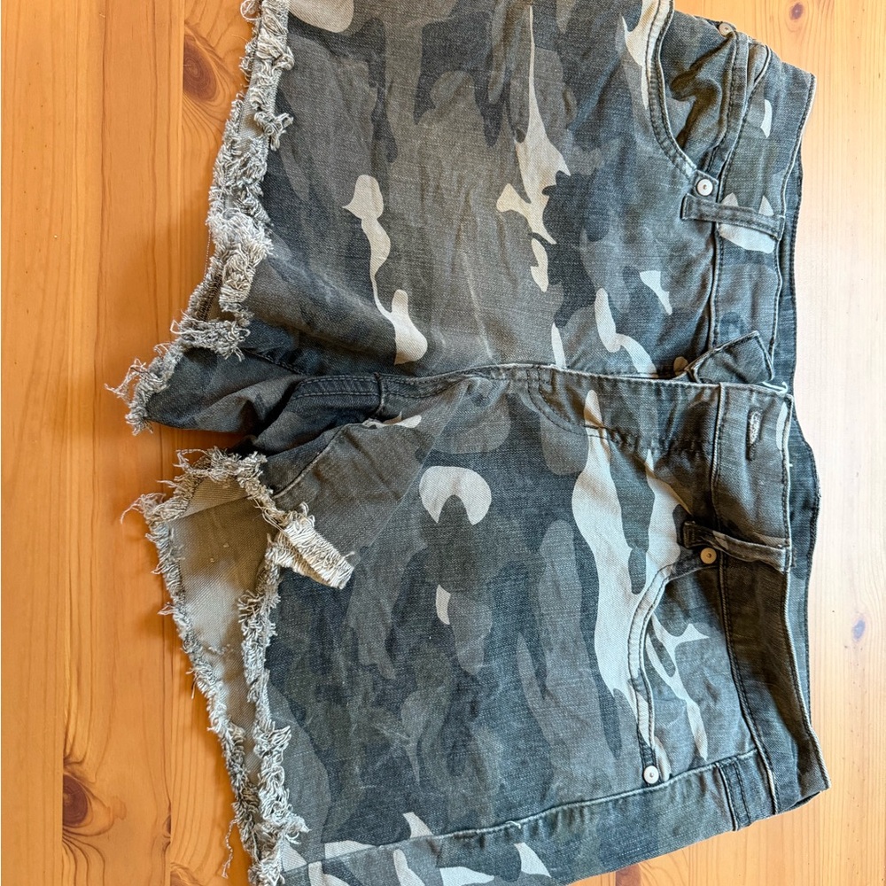 Natural Reflections Gray Camo Frayed-Hem Jean Shorts